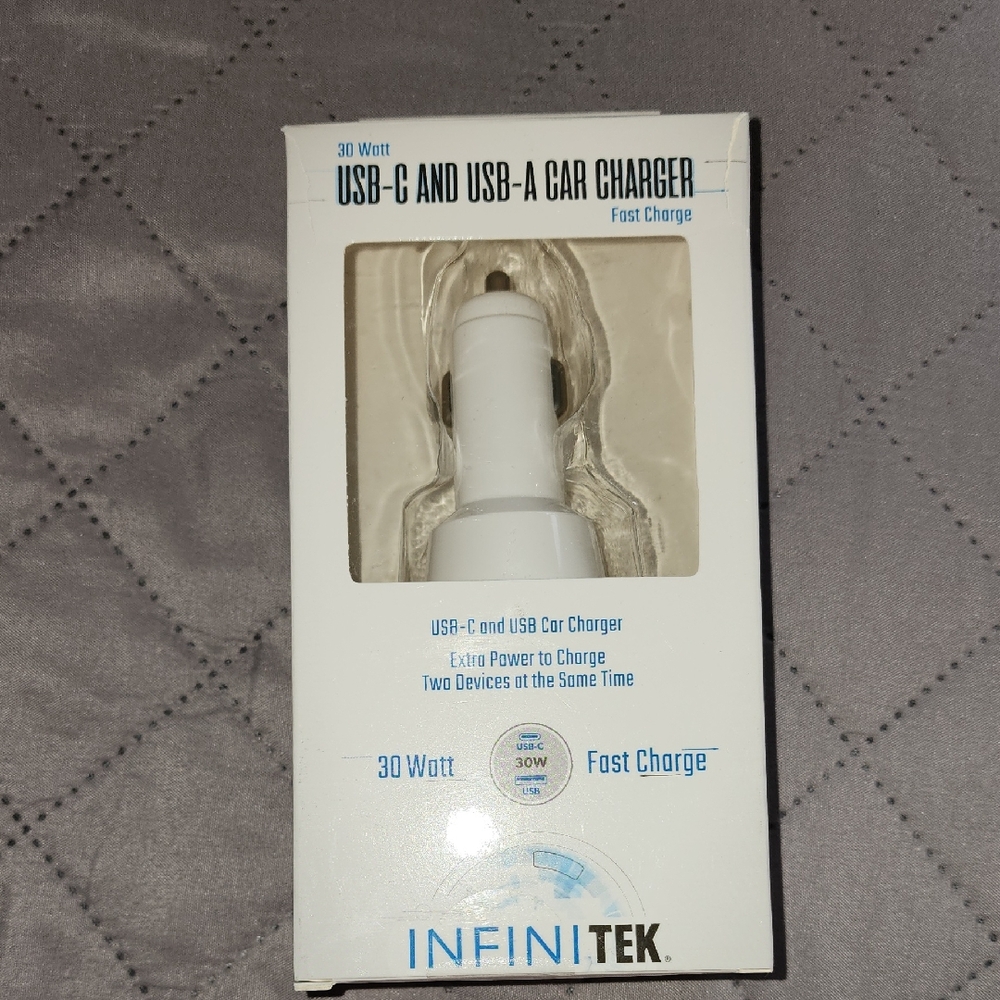 White USB-C and USB-A Car Charger
